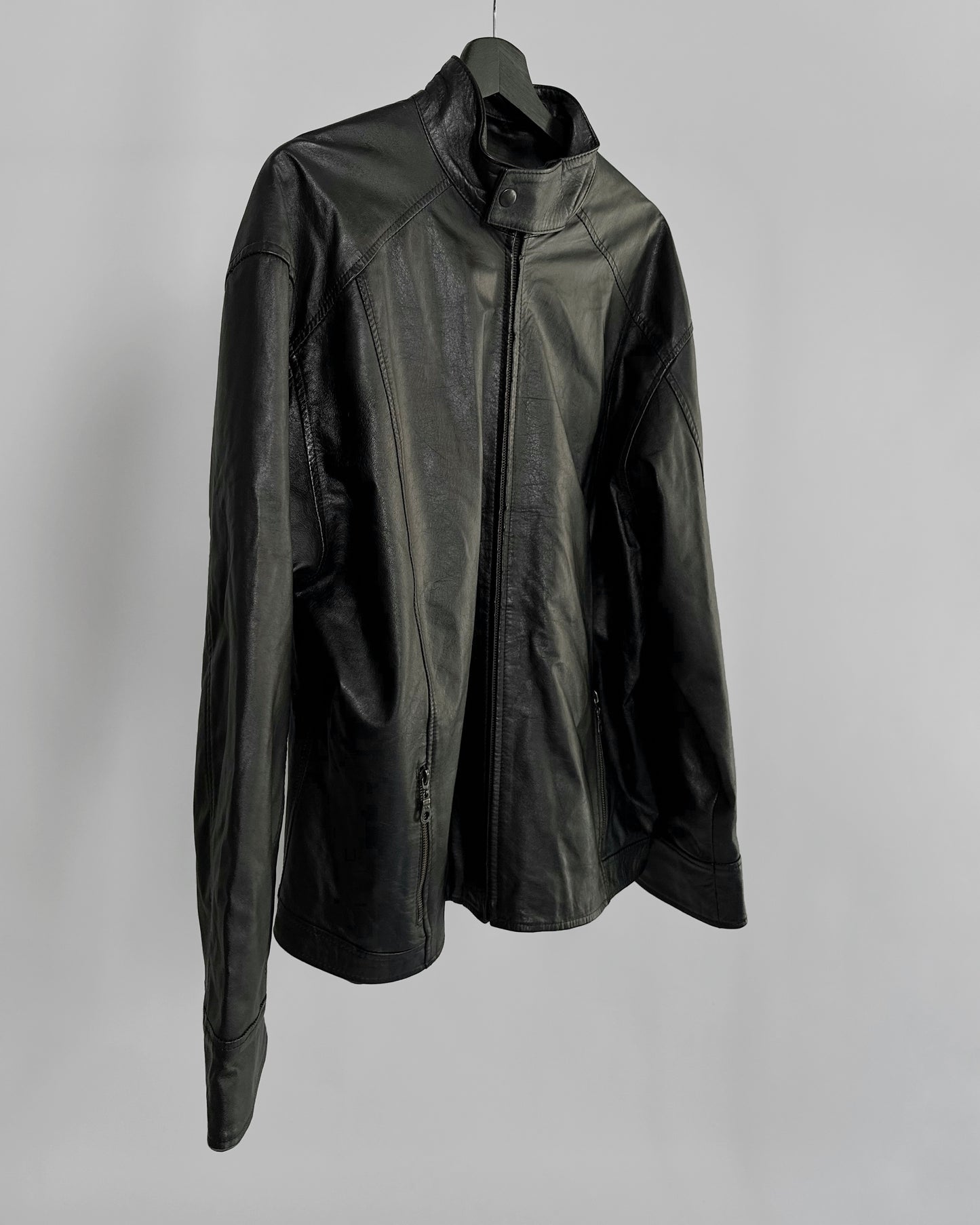 90s Black Leather Jacket – Minimalist Boxy Fit Moto Style