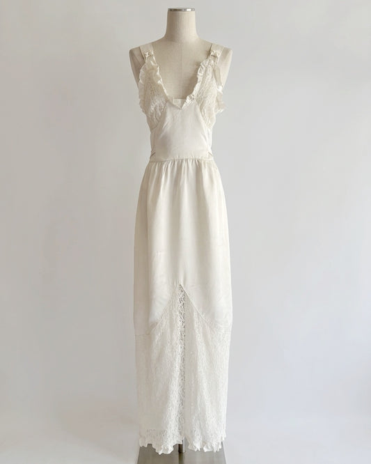 Vintage 1940s 1950s Ivory Silk Satin Lace Bridal Nightgown