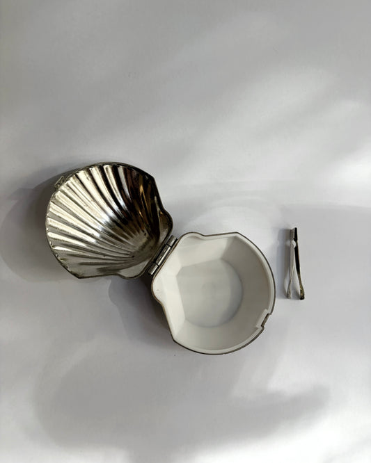 Vintage 1960s Silver Metal Shell Pill Box