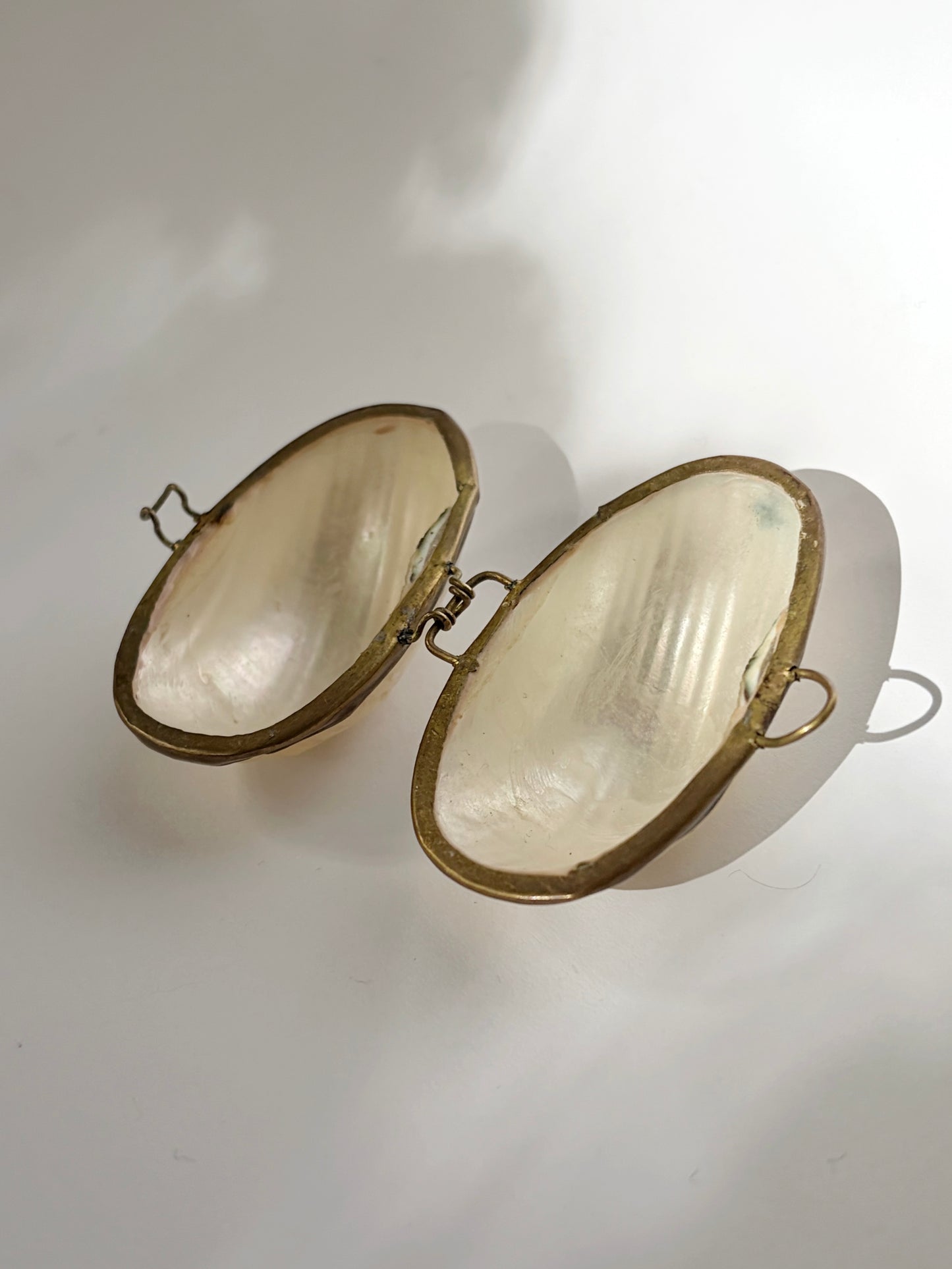 Antique c.1900 Mother of Pearl Shell Box