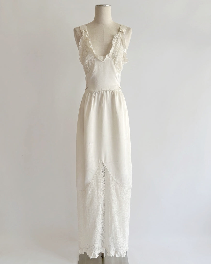 Vintage 1940s 1950s Ivory Silk Satin Lace Bridal Nightgown