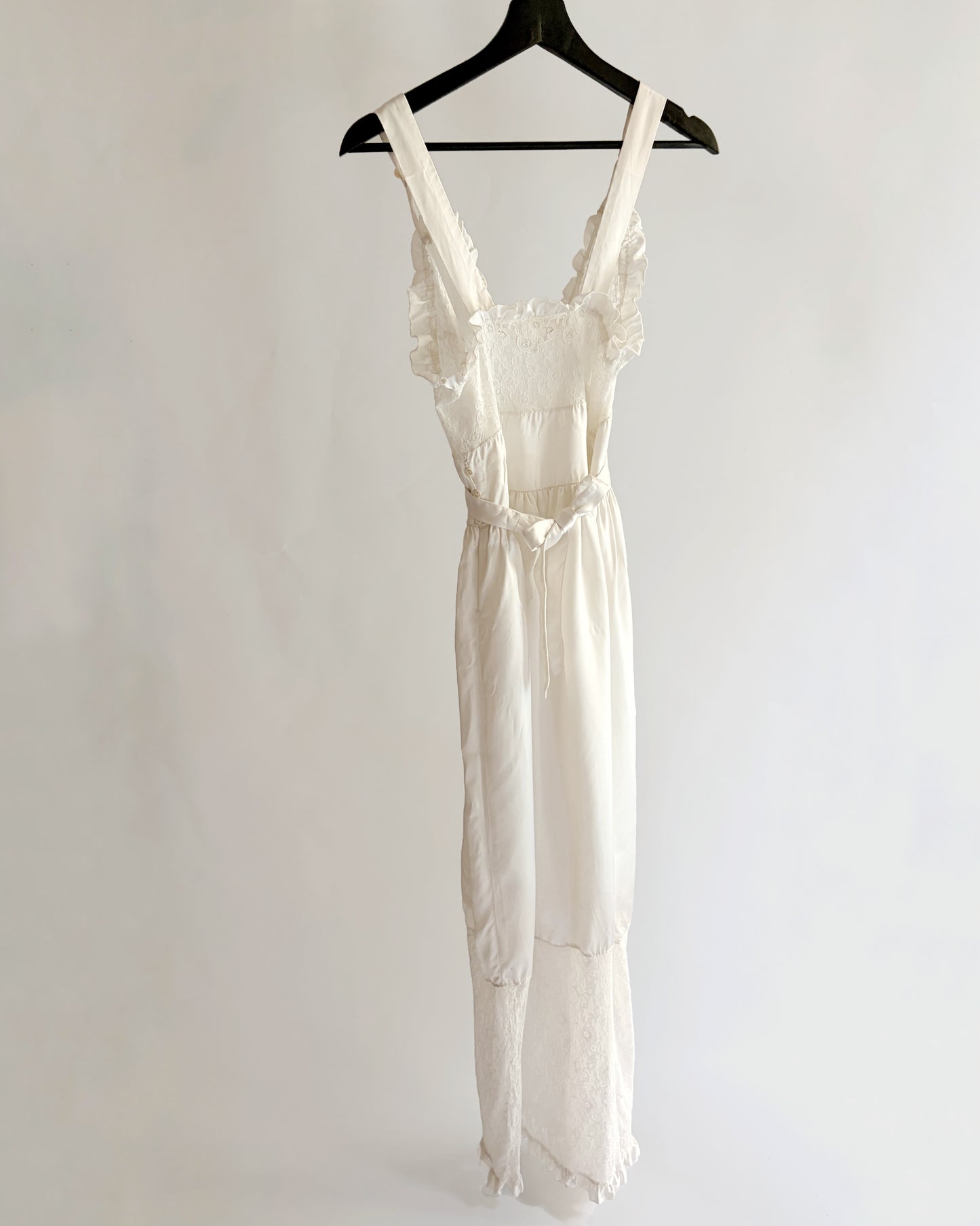 Vintage 1940s 1950s Ivory Silk Satin Lace Bridal Nightgown