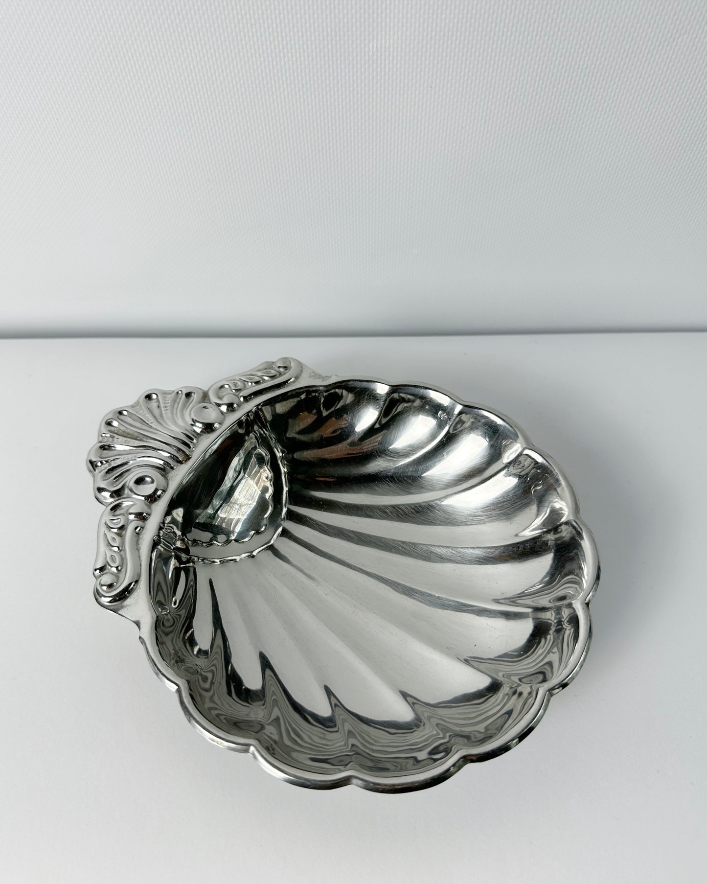 Vintage 1980s Shell Shaped Metal Dish