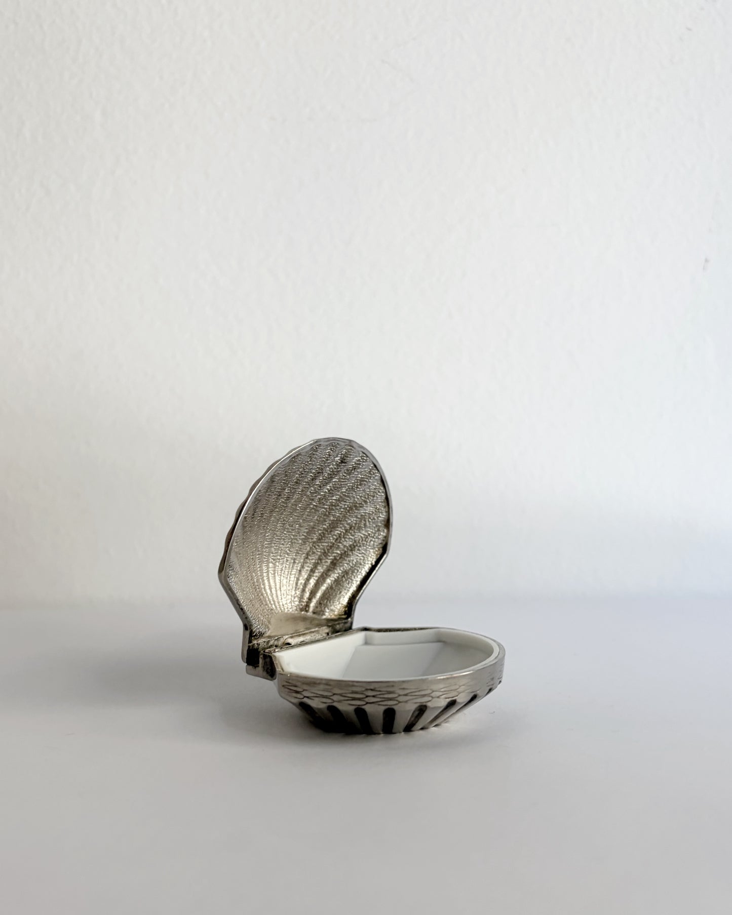 Vintage Silver Plated Shell Pill Box