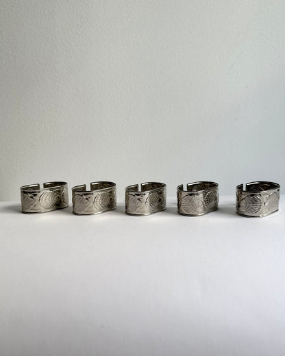 Vintage Shell Motif Napkin Rings – Set of 5