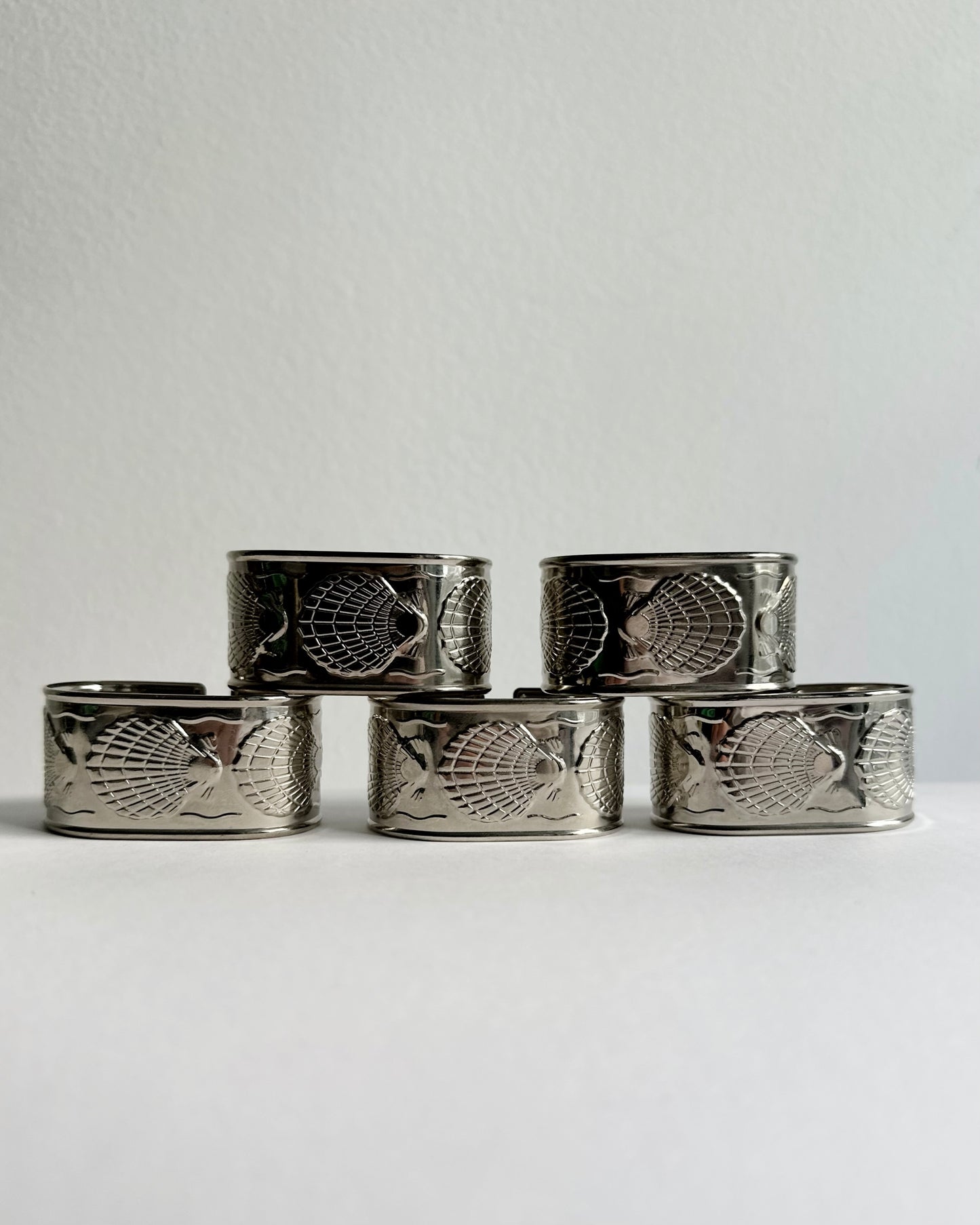 Vintage Shell Motif Napkin Rings – Set of 5