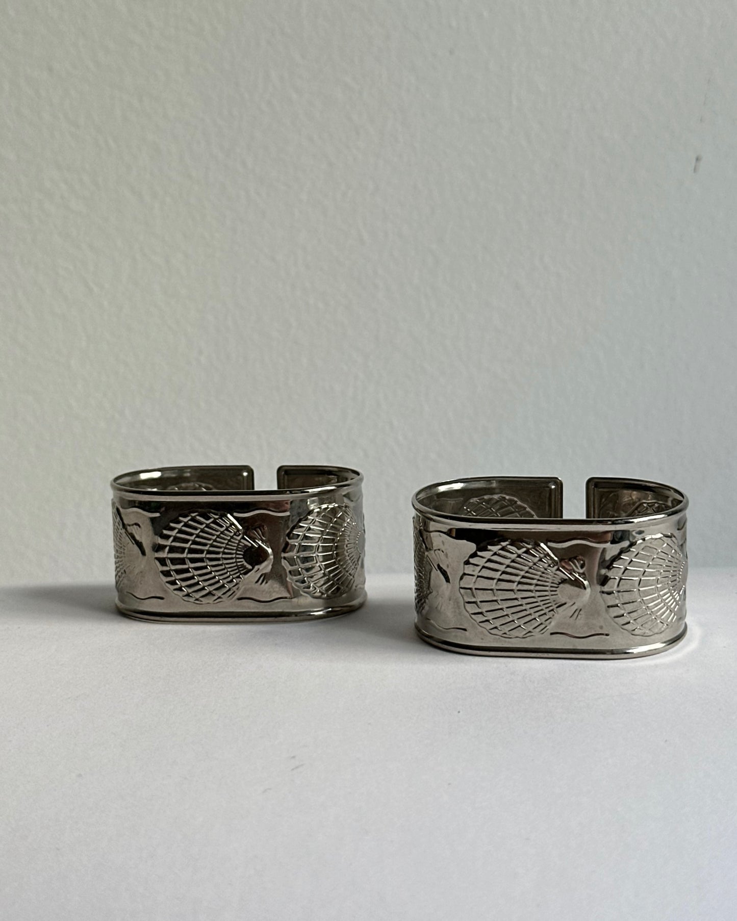 Vintage Shell Motif Napkin Rings – Set of 5