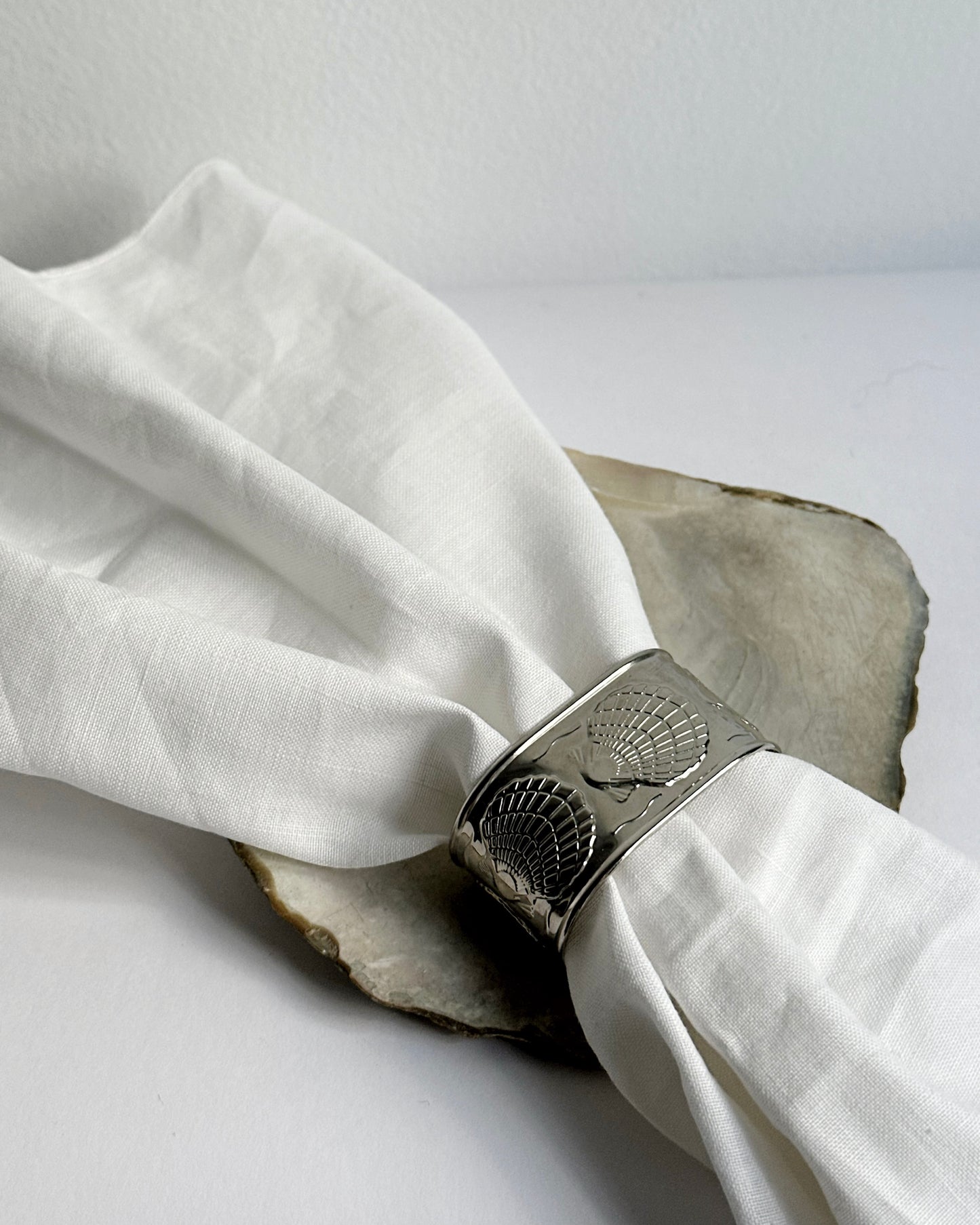 Vintage Shell Motif Napkin Rings – Set of 5