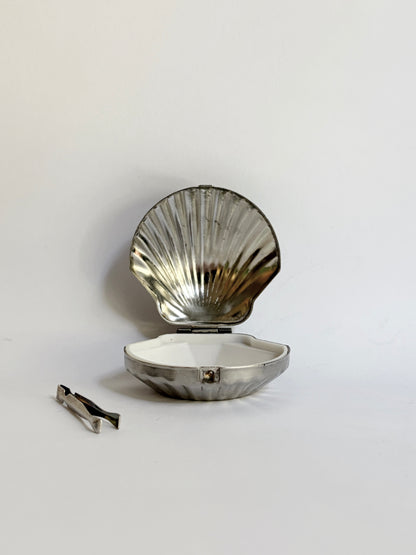 Vintage 1960s Silver Metal Shell Pill Box
