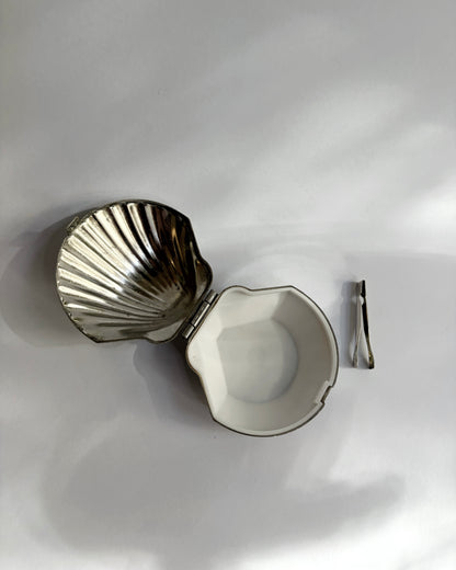 Vintage 1960s Silver Metal Shell Pill Box