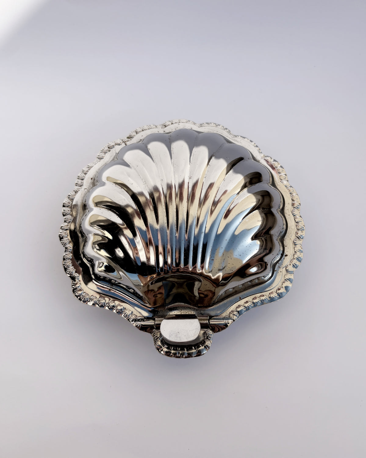 Vintage Silver-Tone Scallop Shell Box