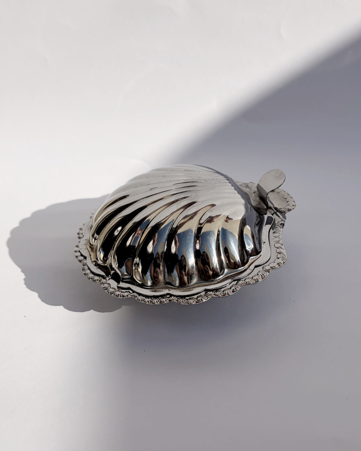 Vintage Silver-Tone Scallop Shell Box