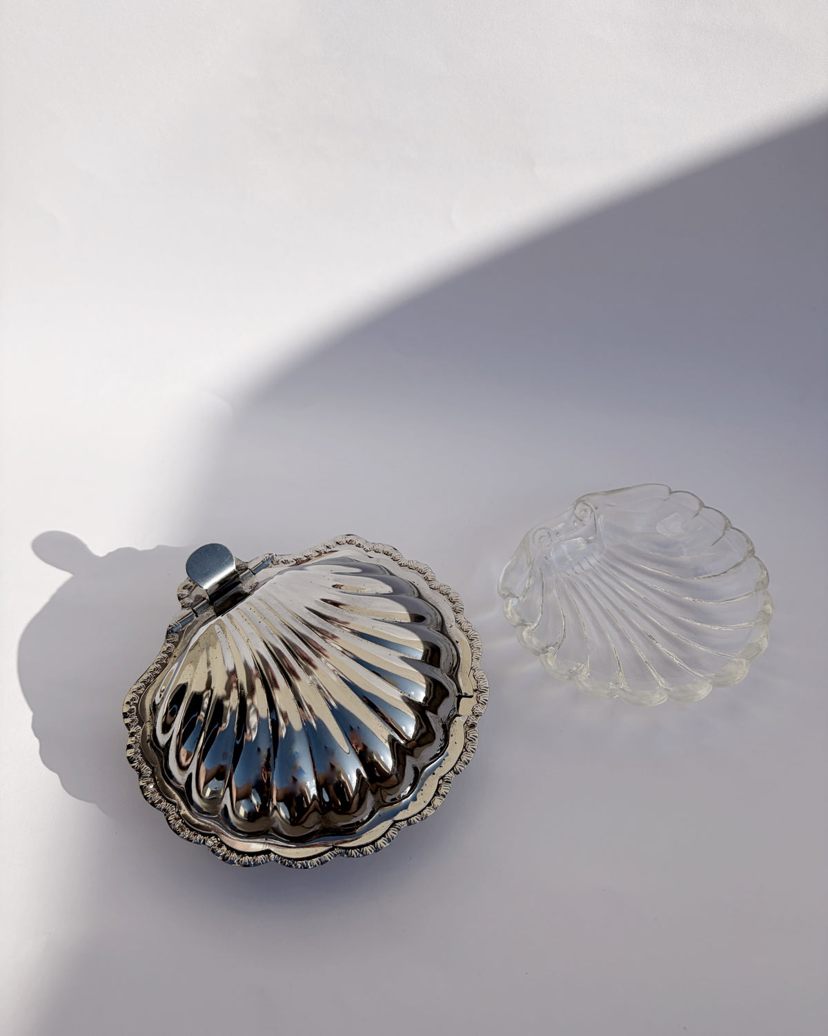 Vintage Silver-Tone Scallop Shell Box