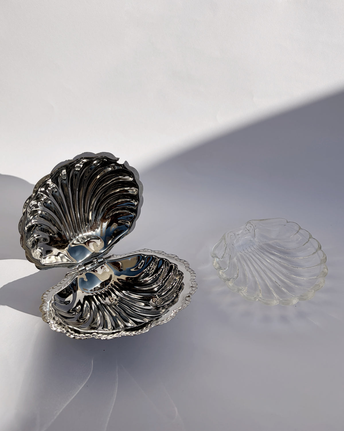 Vintage Silver-Tone Scallop Shell Box
