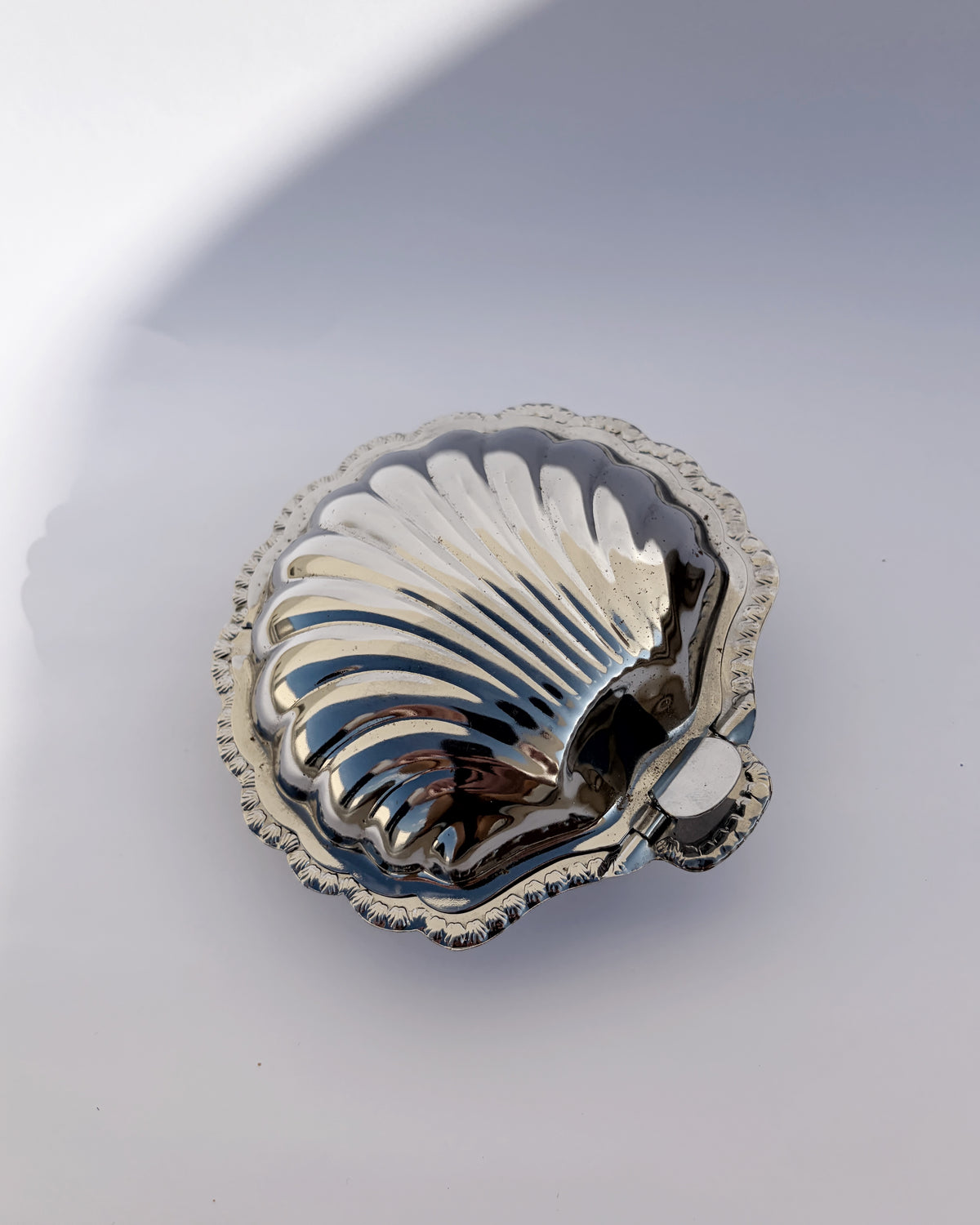 Vintage Silver-Tone Scallop Shell Box