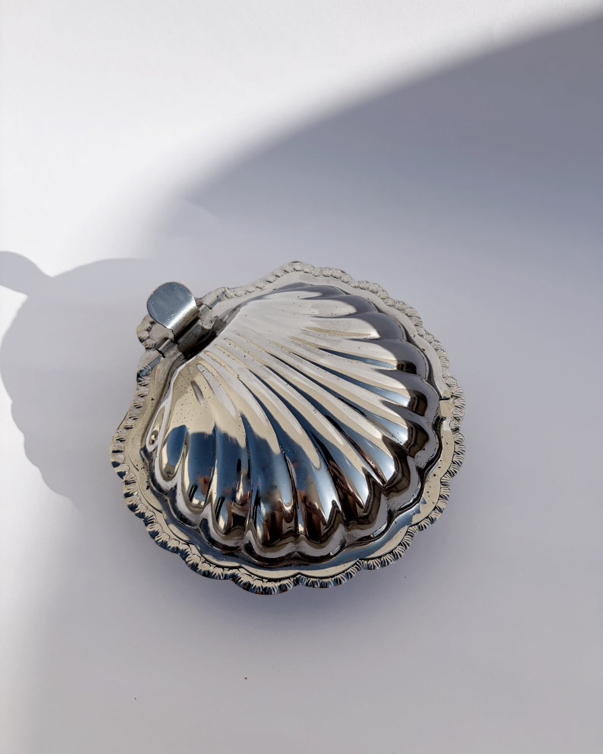 Vintage Silver-Tone Scallop Shell Box
