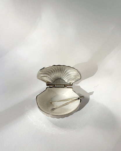 Vintage 1960s Silver Plated Shell Pill Box