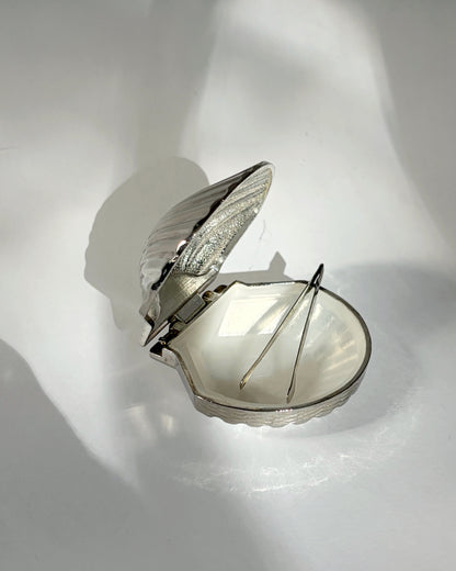 Vintage 1960s Silver Plated Shell Pill Box