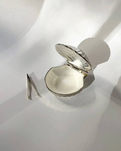 Vintage 1960s Silver Plated Shell Pill Box