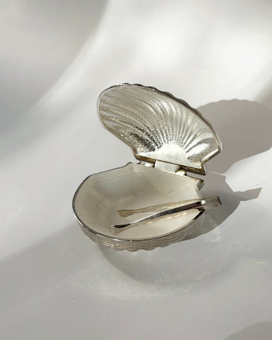 Vintage 1960s Silver Plated Shell Pill Box