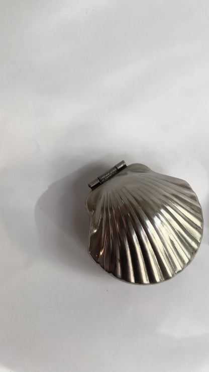 Vintage 1960s Silver Metal Shell Pill Box