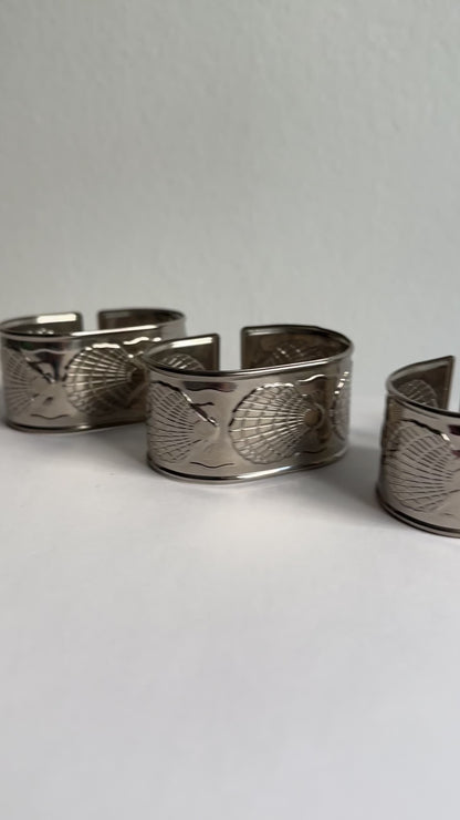 Vintage Shell Motif Napkin Rings – Set of 5