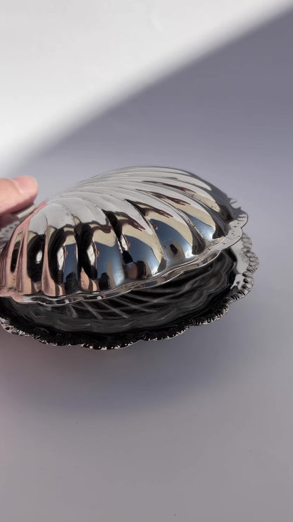 Vintage Silver-Tone Scallop Shell Box